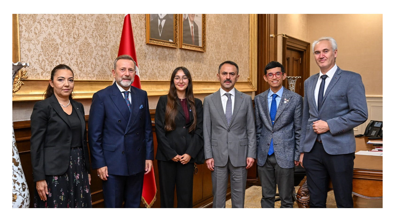 NASA'ya davet alan öğrenciler Vali Aktaş'ı ziyaret etti