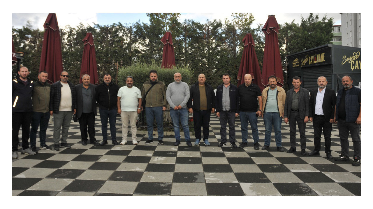 P plakalılar kitlesel açıklama yapacak