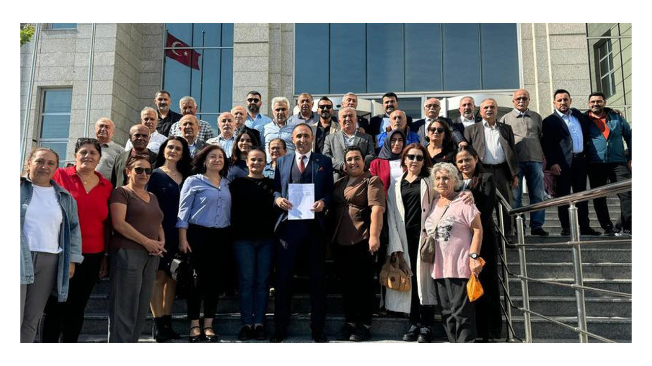 CHP’li Eniş mazbatasını aldı