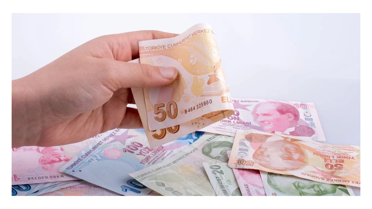 Asgari ücretlinin alım gücü 9 ayda 5 bin 600 lira eridi!