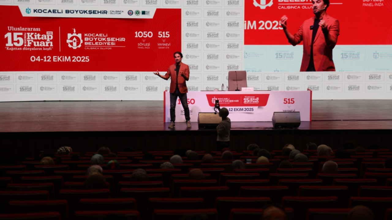 Prof. Dr. Mahir Ünal, Kocaeli Kitap Fuarı'nda anlamı konuştu