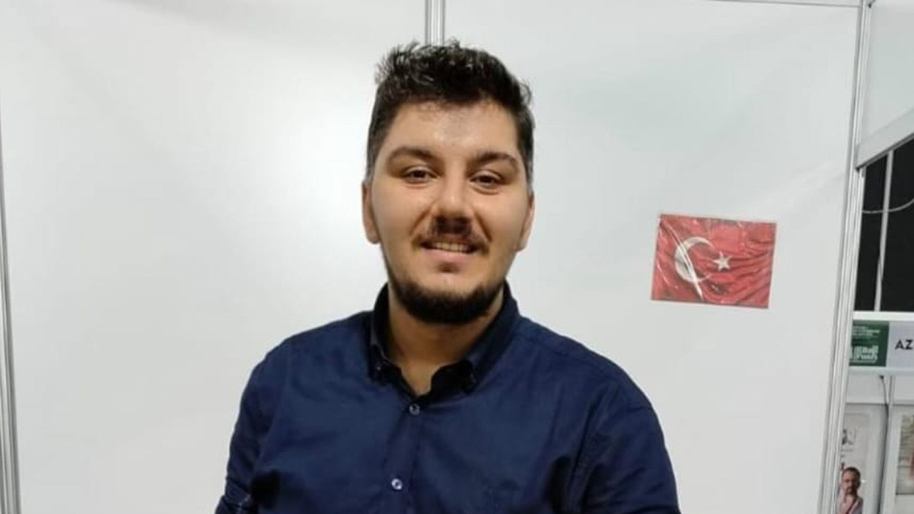Berk Sayar Kitap Fuarı'nda okurlarıyla buluşuyor