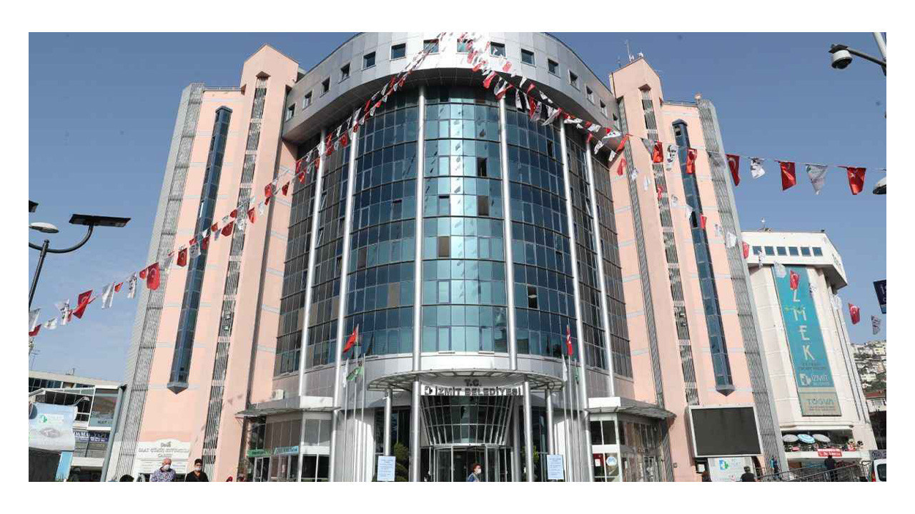 İzmit Belediyesi Park ve Bahçeler Müdürlüğü karıştı