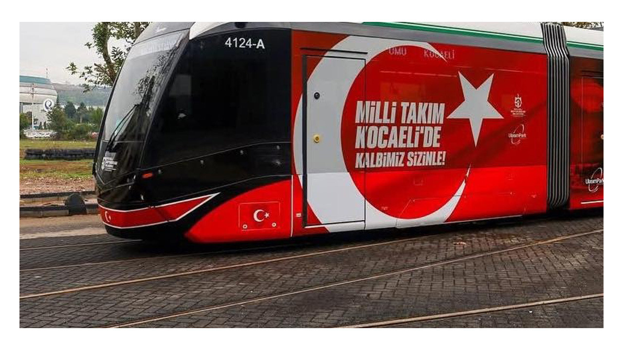 Büyükşehir Milli maç için tramvay süsledi