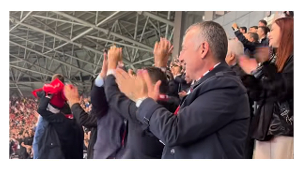 Gol oldu, Kocaeli protokolü havalara uçtu