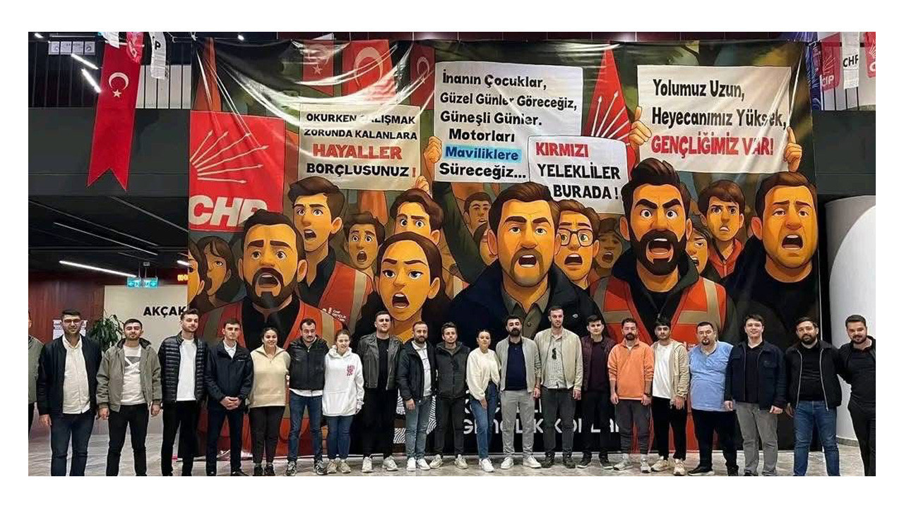 CHP’li gençlerden geç saatlere kadar kongre hazırlığı
