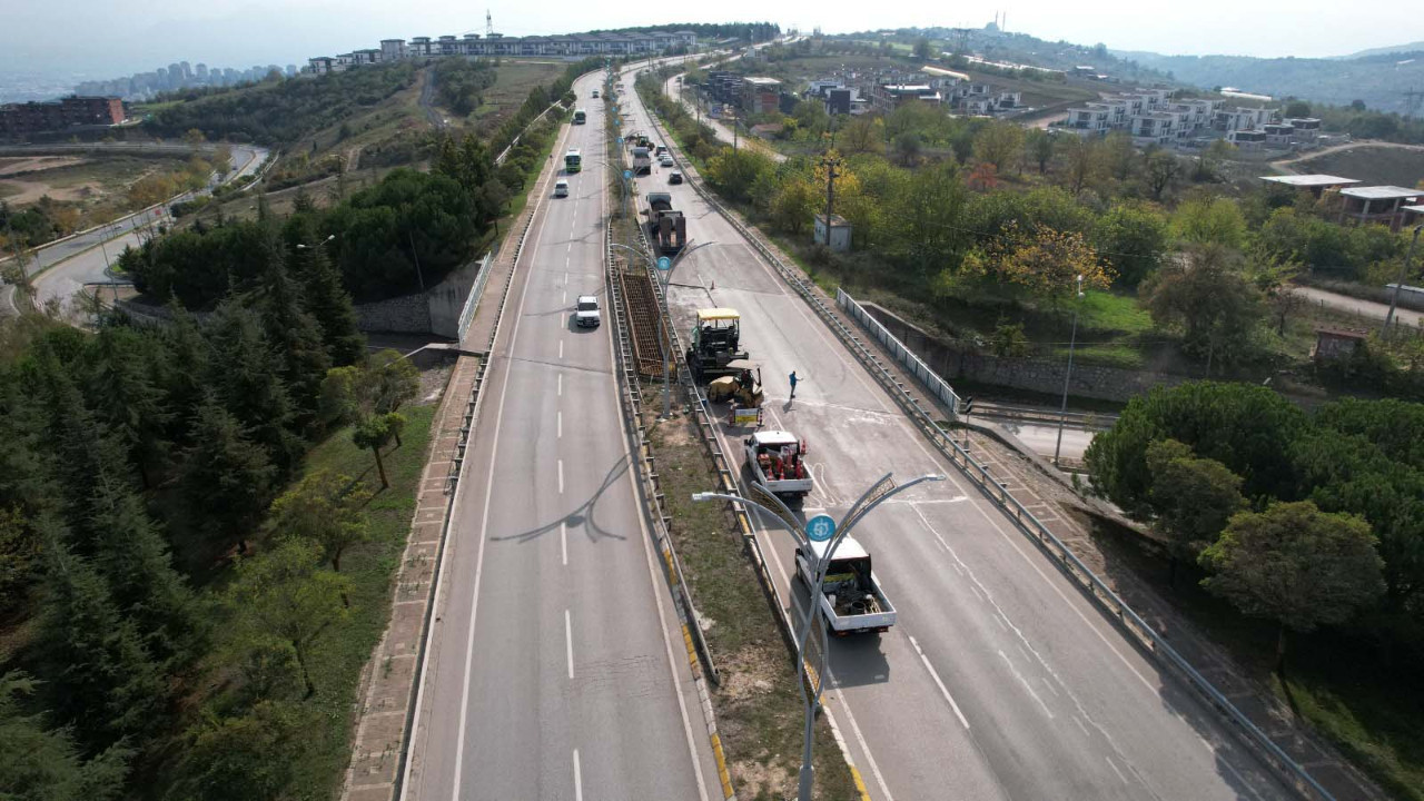 Baki Komsuoğlu Bulvarı’nda asfalt yenileme
