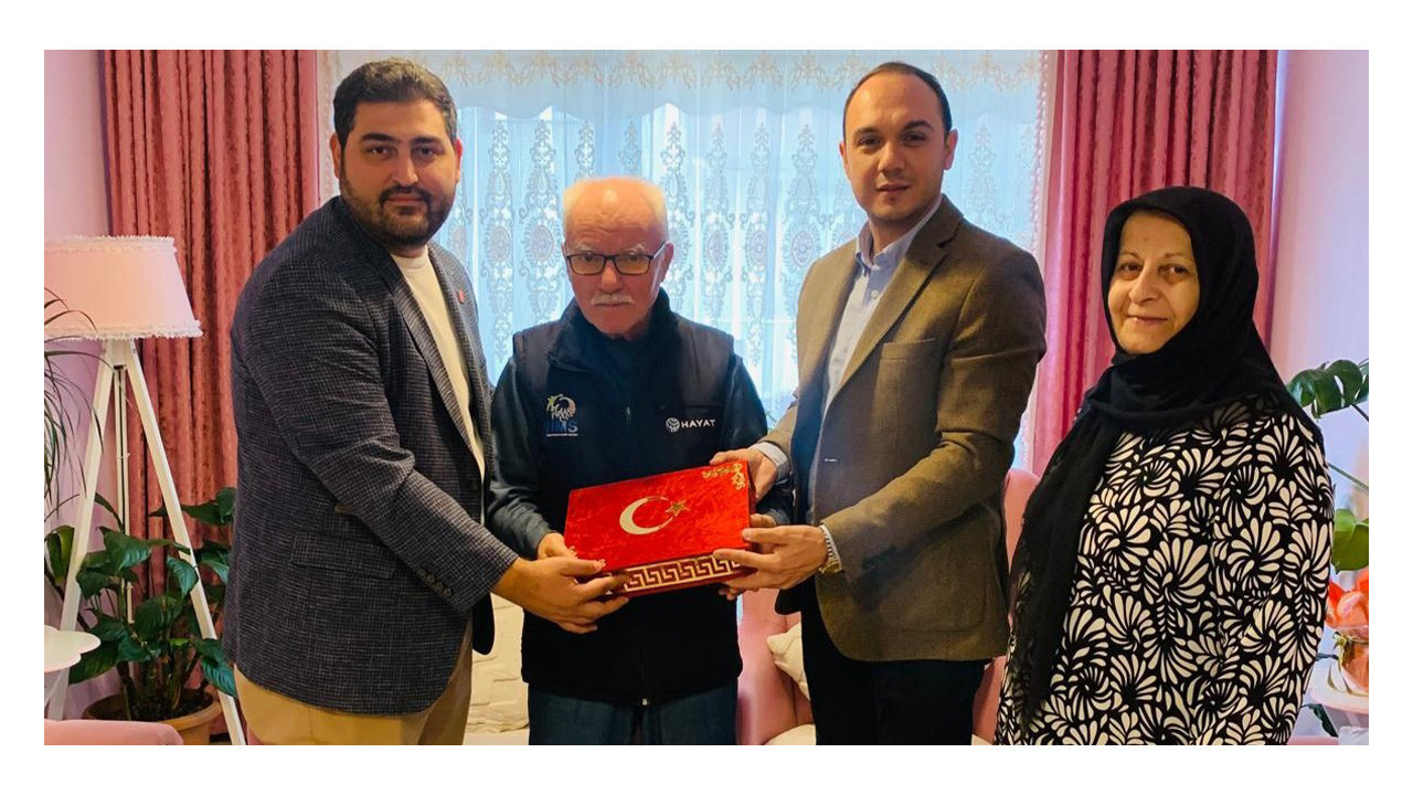 Başiskele’de Kur’an-ı Kerim’li reklam!