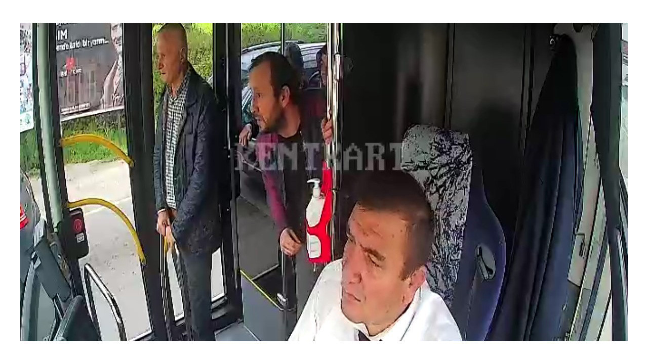 Duyarlı şoför fenalaşan yolcuyu hastaneye yetiştirdi
