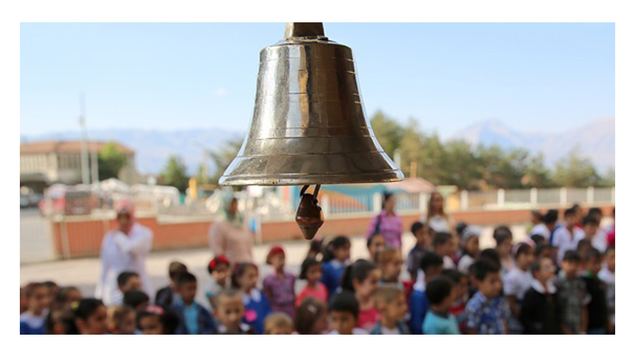 İstanbul'da eğitime yağmur engeli!