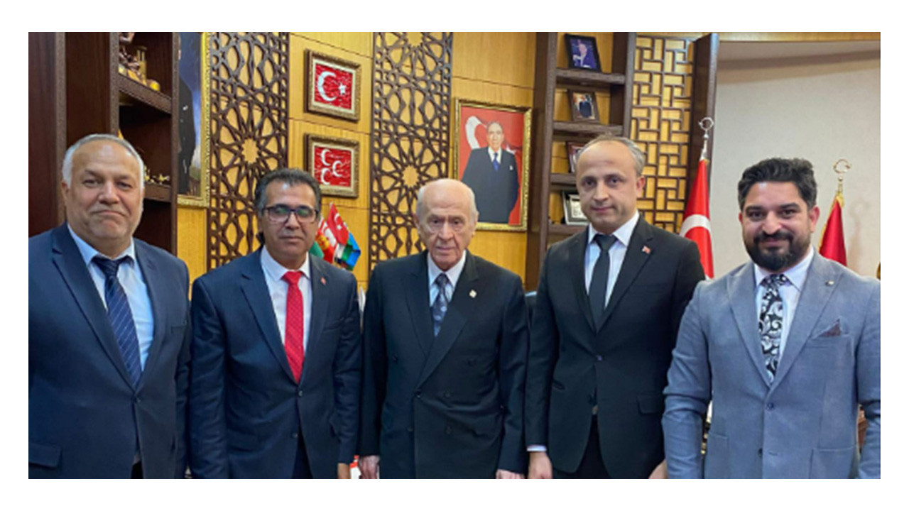 Övgüyle bahsettiler. Kocaelili Romanlar Devlet Bahçeli’yle buluştu