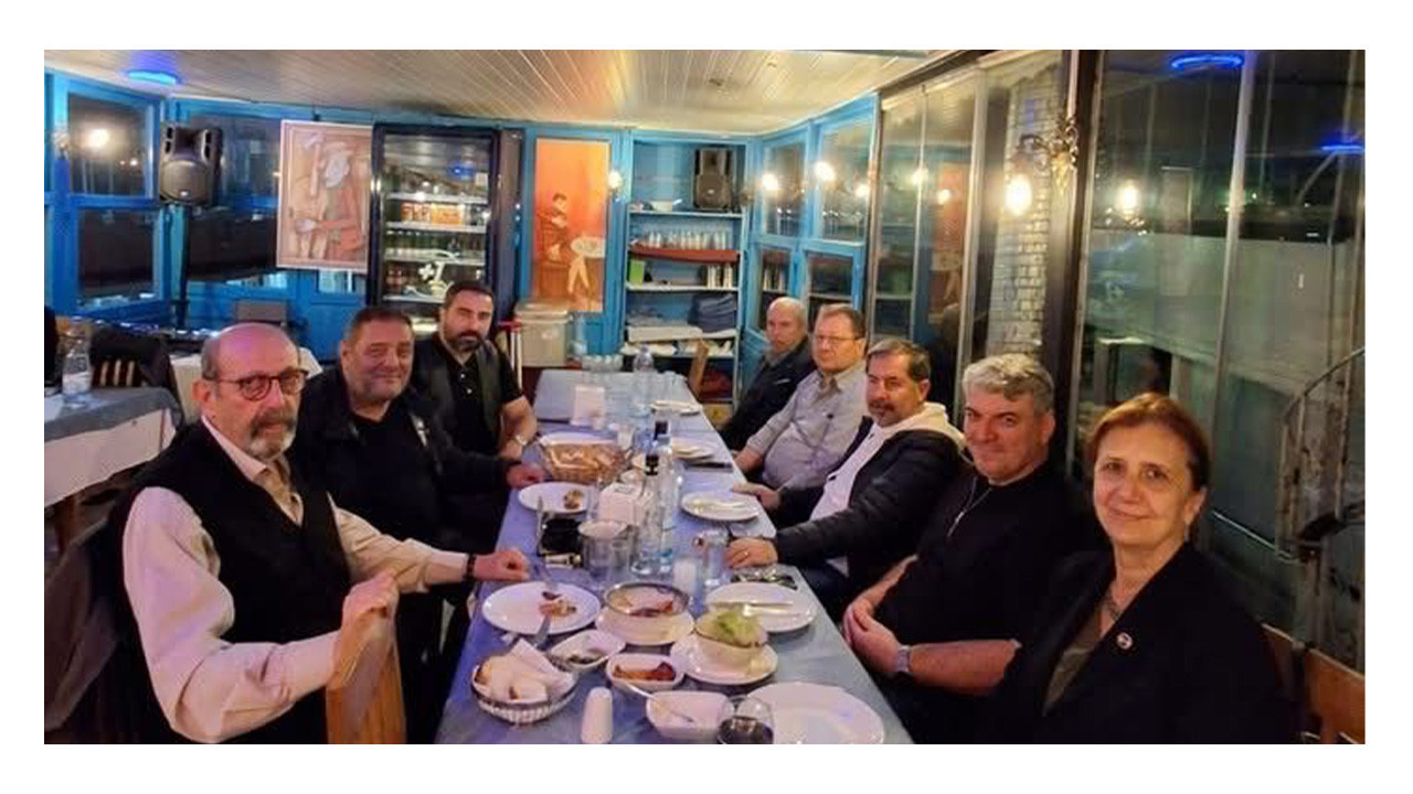 CHP İzmit’in eski isimleri Akkuş’un mekanında buluştu