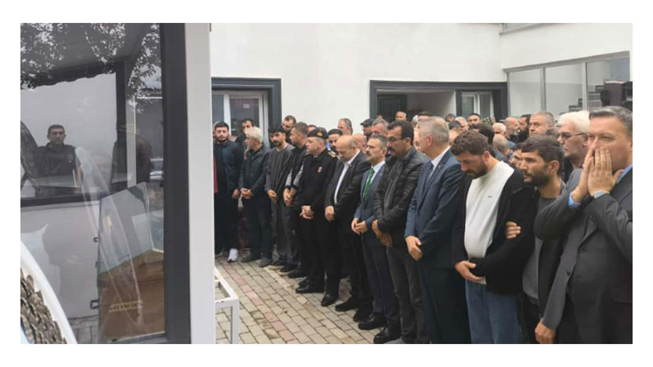 Vali Aktaş, Gölcük Sofular köyü muhtarı Nihat Aytaç’ın cenaze namazına katıldı