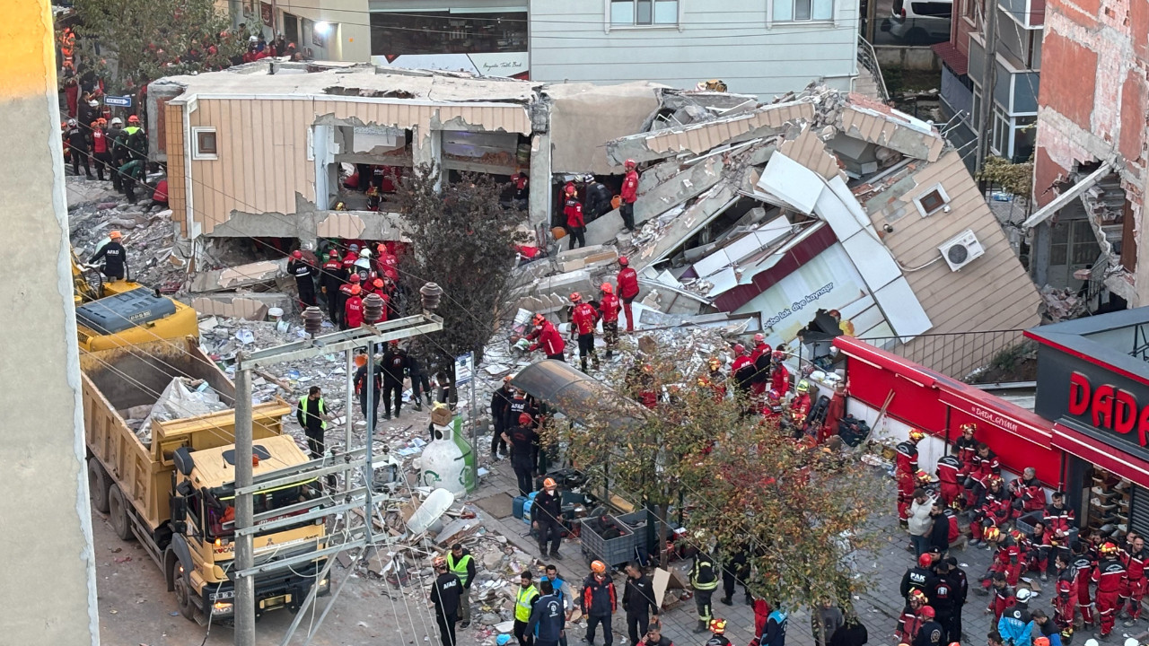 Gebze'de çöken bina havadan görüntülendi