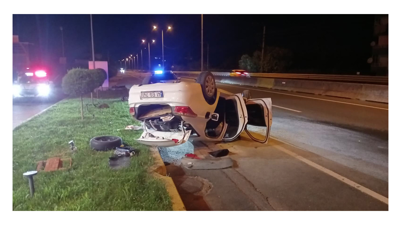 D-130'da takla attı: 3 yaralı