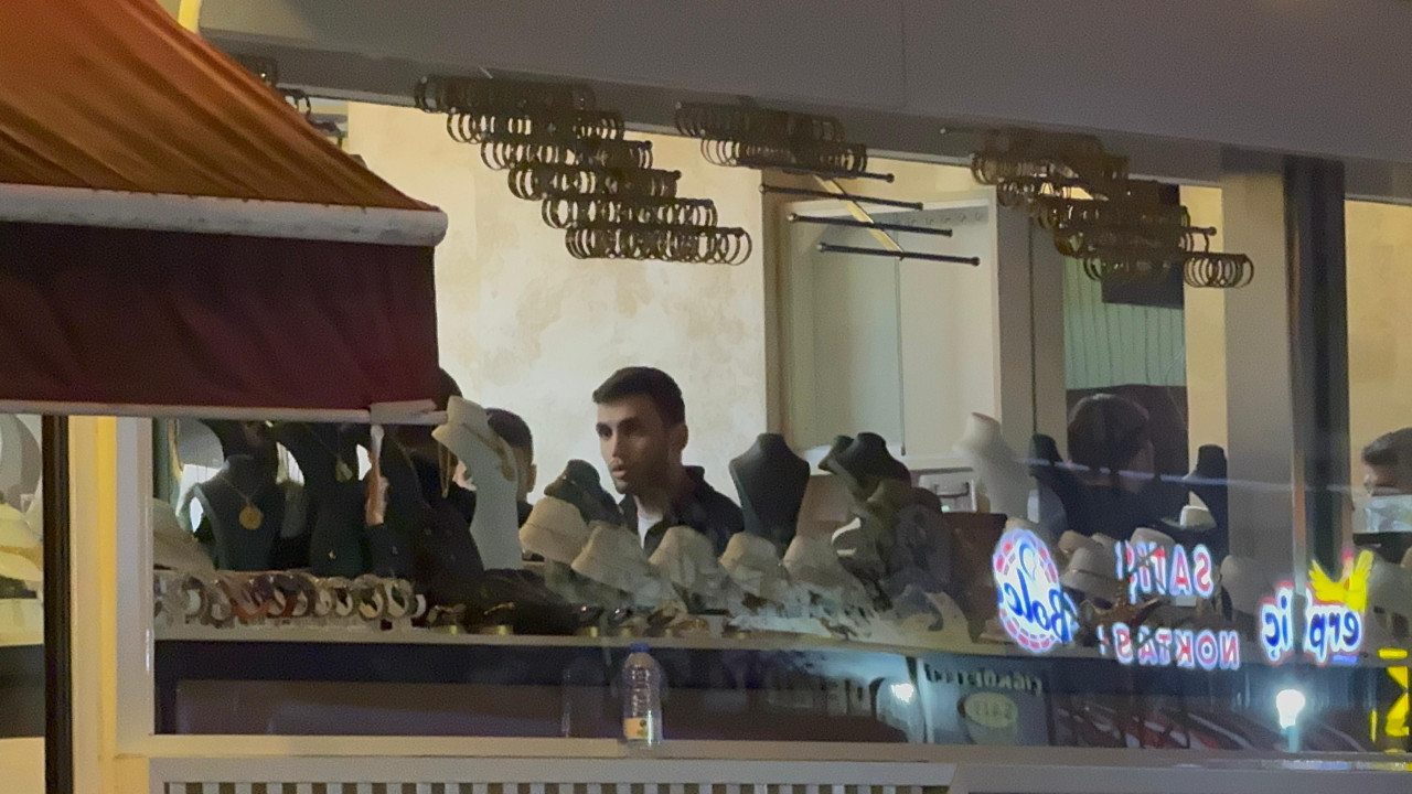 Tahliye öncesi kuyumcu alarmı: Ziynetleri hızla topladı