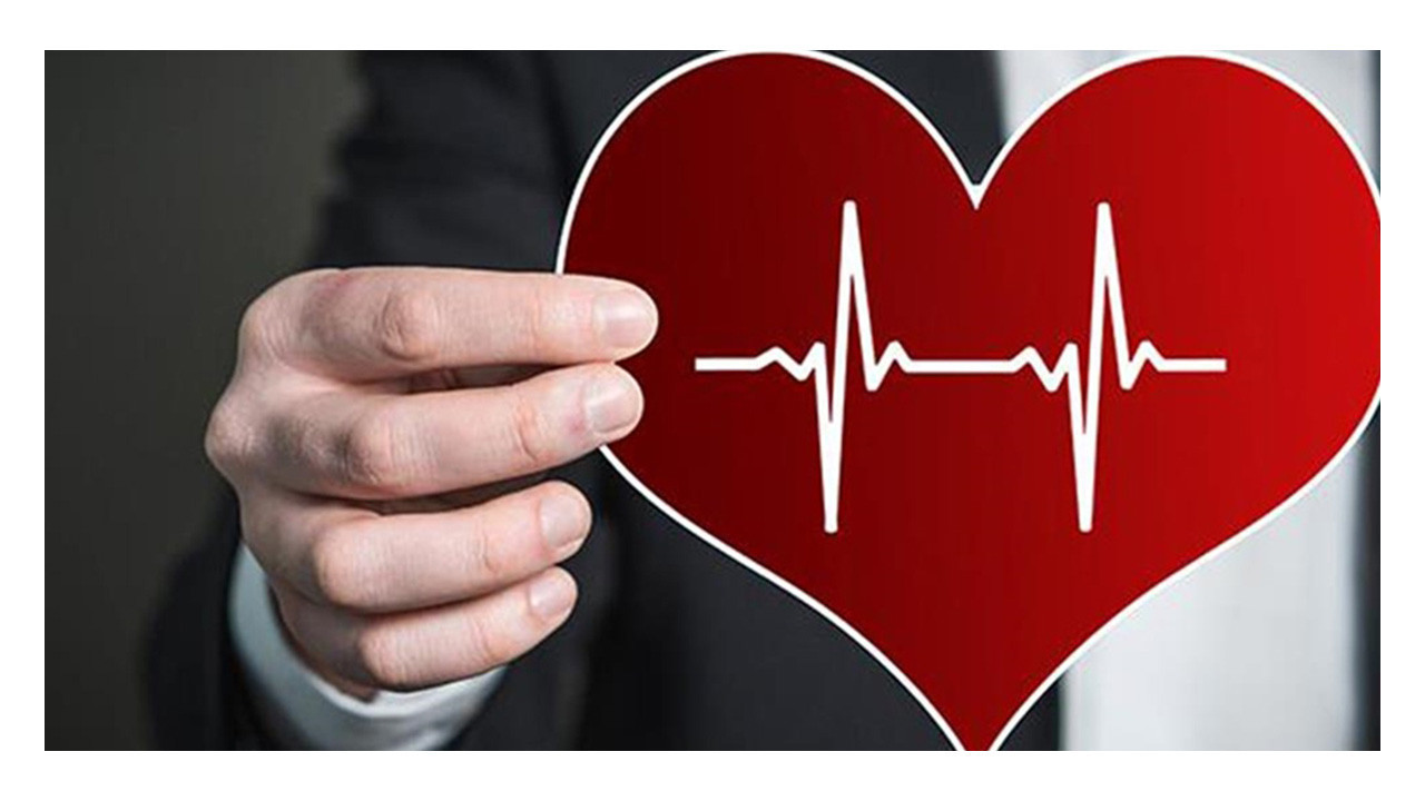 Kalbinde üfürüm duyulan her çocuğun değerlendirilmesi gerekir