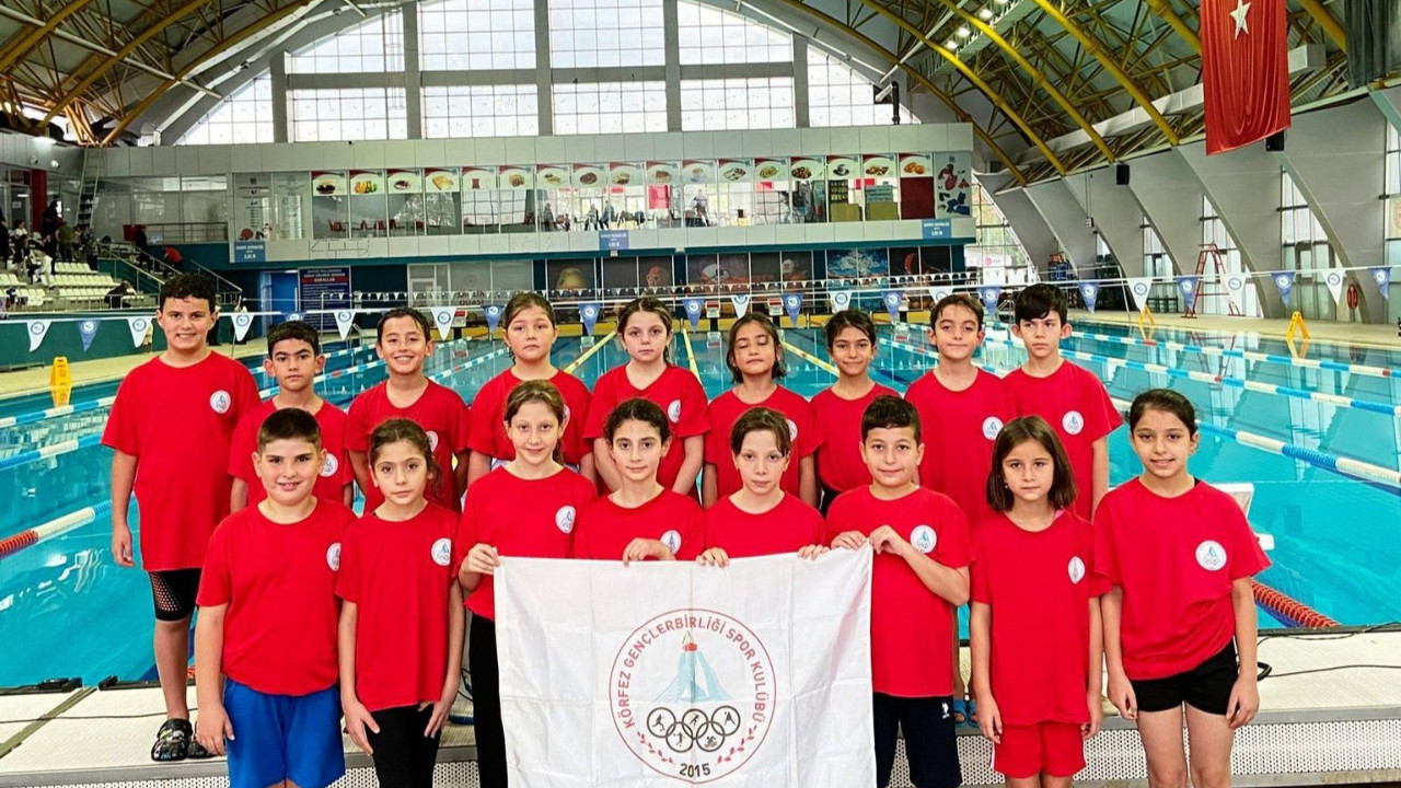 Körfezli yüzücüler Sakarya'da şampiyon oldu