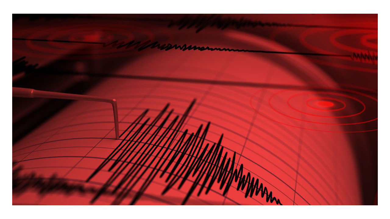 Yine sallandık! Panik yaratan deprem