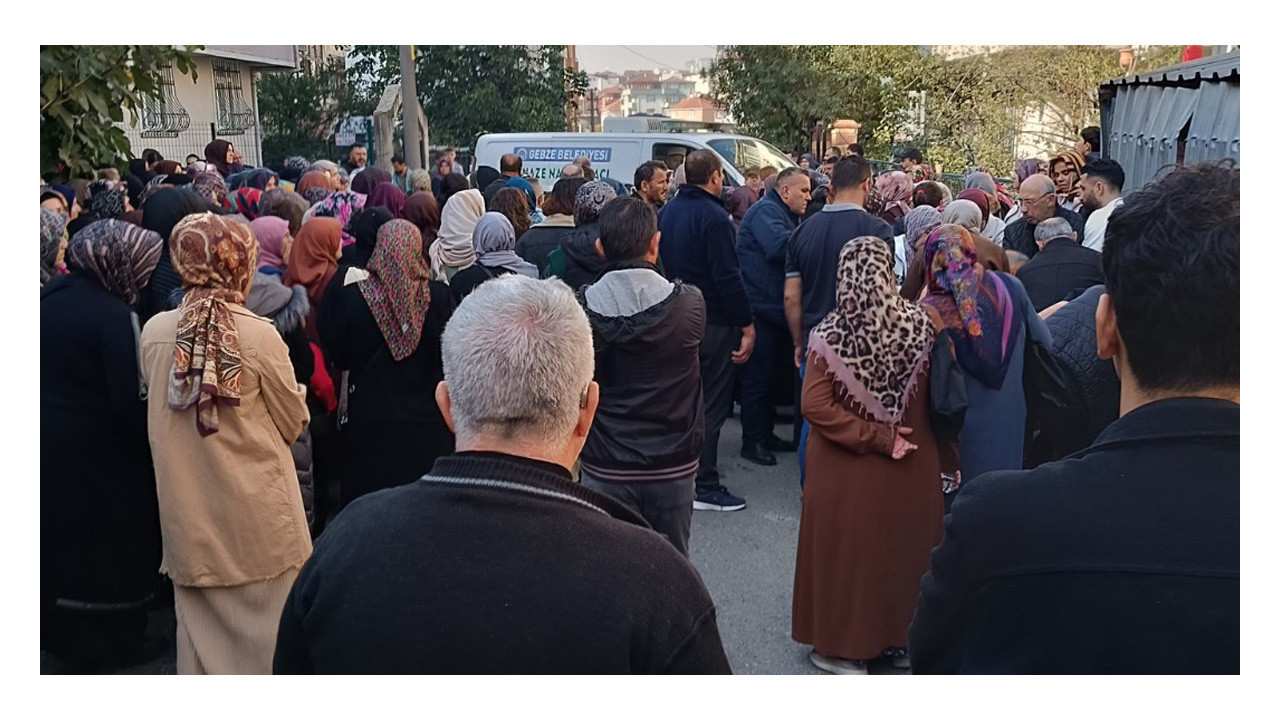 Gebze’de 4 çocuk annesi son yolculuğuna uğurlandı