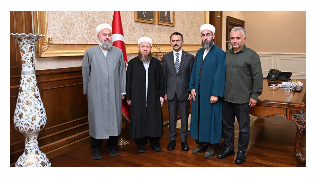 Mevlit tartışmaları sürerken... Kocaeli Valiliği'nden dikkat çeken fotoğraf