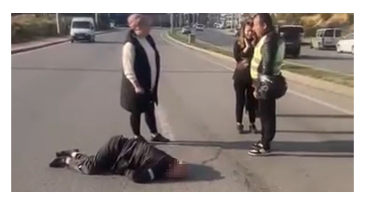 Kocaeli’de otomobil yayalara çarptı: 1’i ağır 2 yaralı