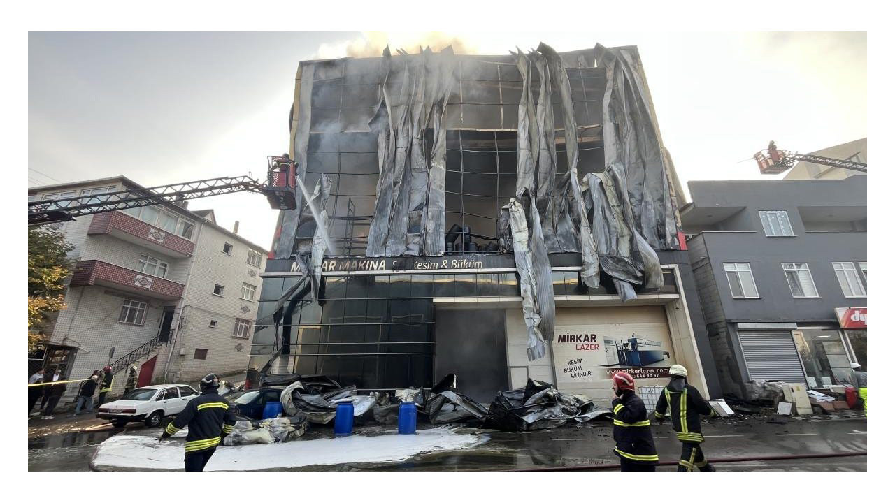 Dilovası’ndaki fabrika yangını Kadıköy’de protesto edildi