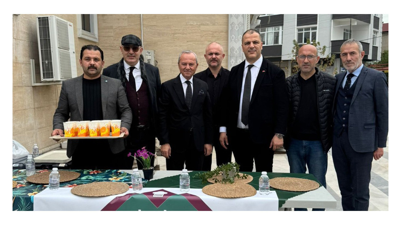 İYİ Partililer 10 Kasım’da Atatürk’ün sevdiği çorbayı dağıttı
