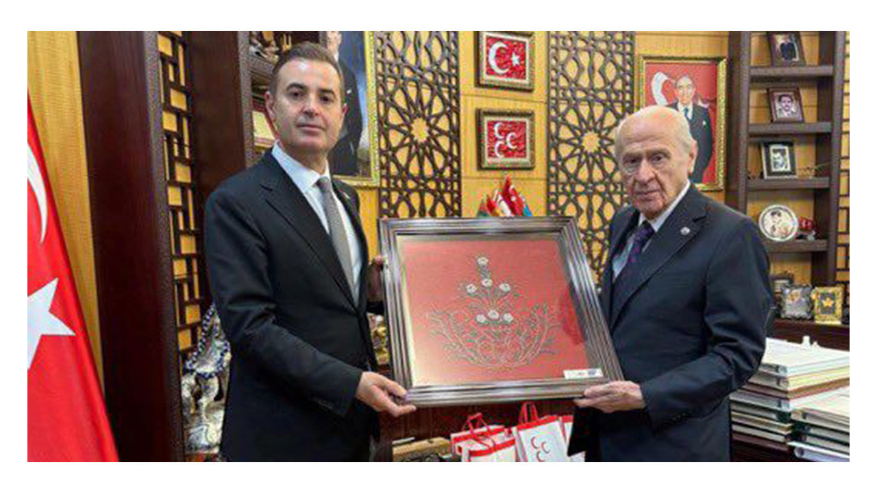 Partiye kapatma davası açılıyor: CHP’li başkan Cumhur’da geziyor