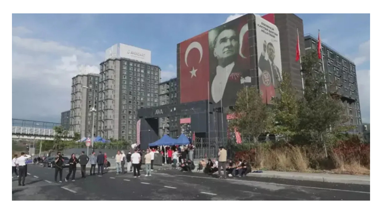 Gürsel Tekin’in yardımcısı Zeki Şen'e dışkılı saldırı