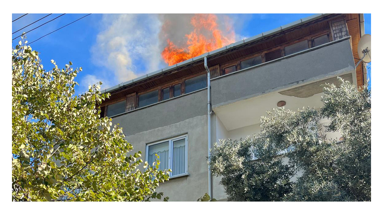 Darıca’da korkutan çatı yangını