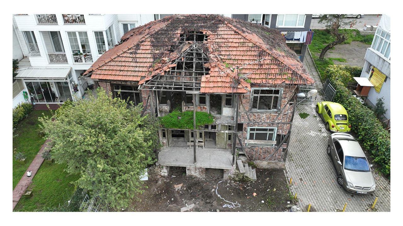 Gölcük'te atıl durumdaki tarihi yapı kütüphane oluyor