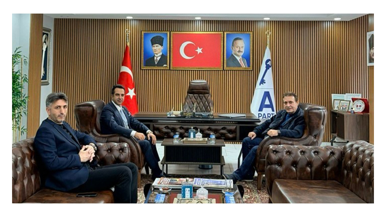 Şevki Demirci'den Anahtar Parti'ye meraklandıran ziyaret