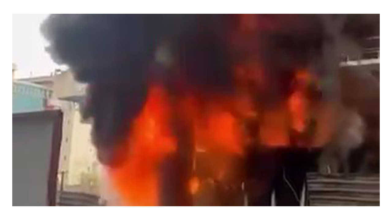 İzmit’te işçi konteyneri alev alev yandı