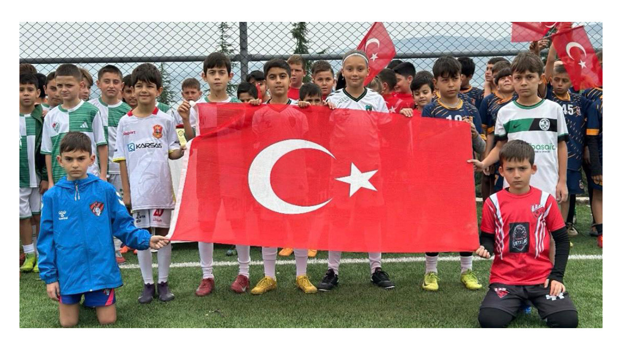 Eşme’de Şehit Akın Karakuş Turnuvası’nda büyük ilgi gördü