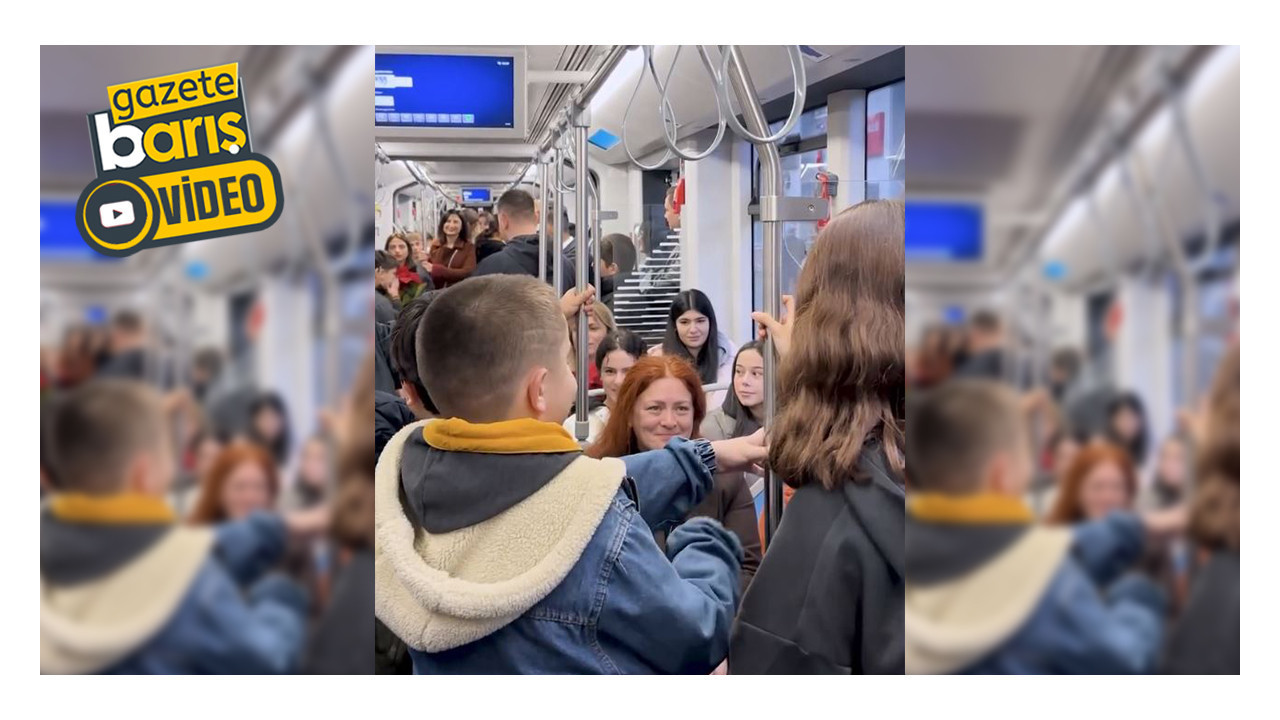 Kocaeli’de tramvayda öğretmenlere duygulandıran sürpriz!