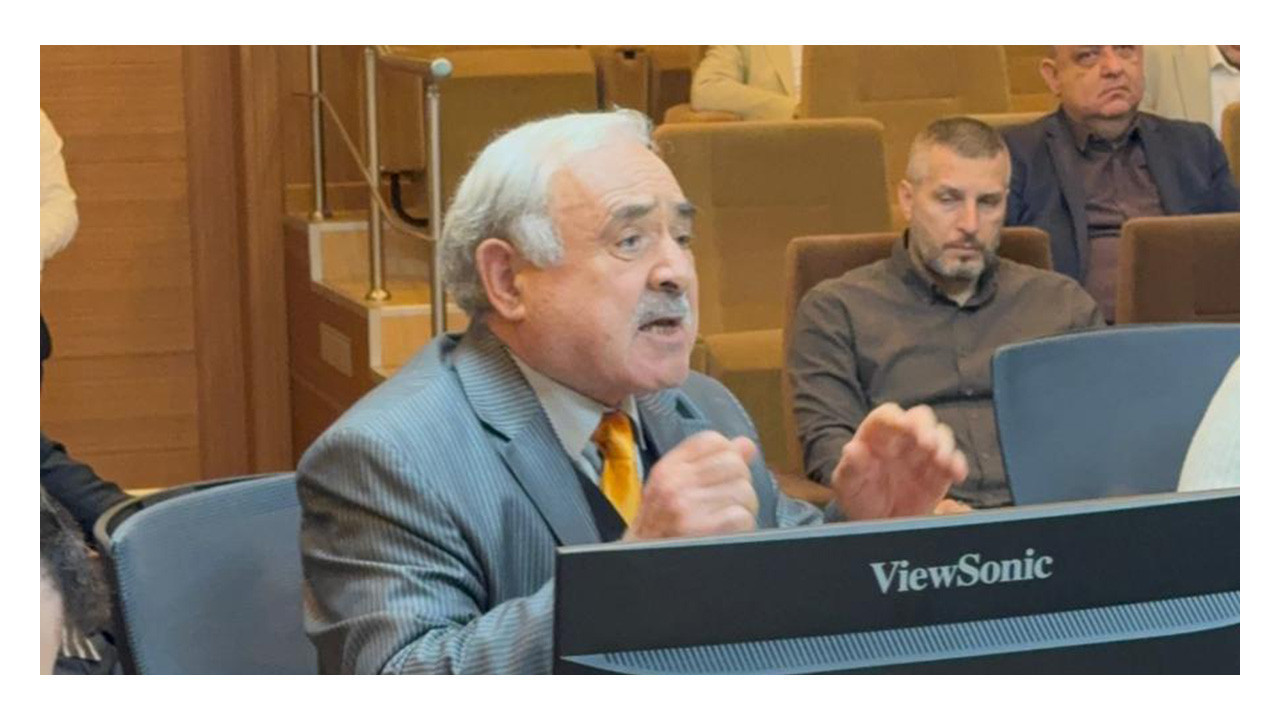 Eski başkan yardımcısını encümene şikayet etti “Dayak yiyoruz, küfür yiyoruz, bıçaklanıyoruz”