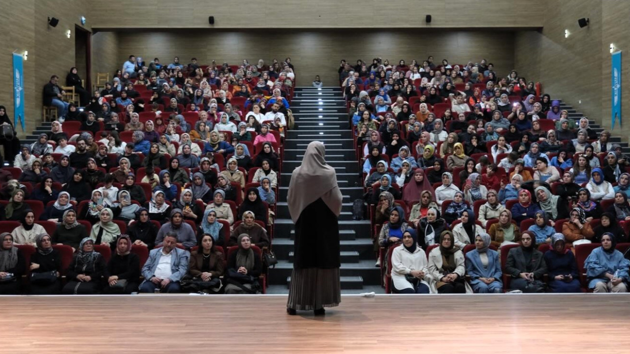 Bilgievleri’nde “Mutlu Olmak, Mutlu Çocuk Yetiştirmek” söyleşisi