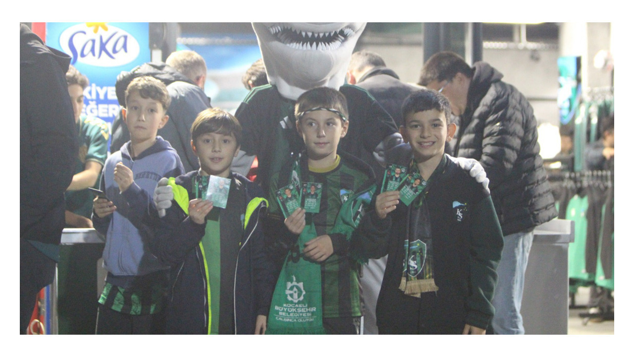 Futbolcu kartları kapış kapış