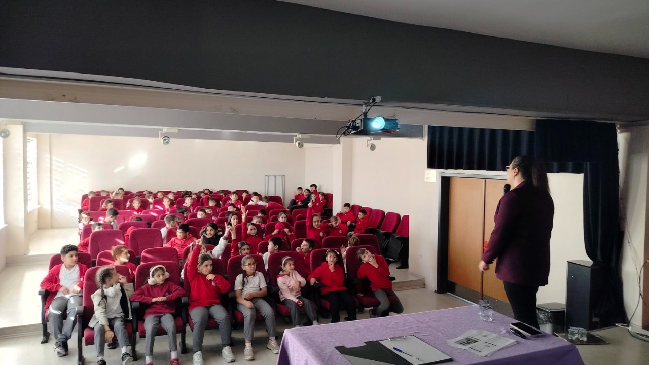 Kocaeli’de öğrencilere engellilik farkındalığı eğitimleri devam ediyor