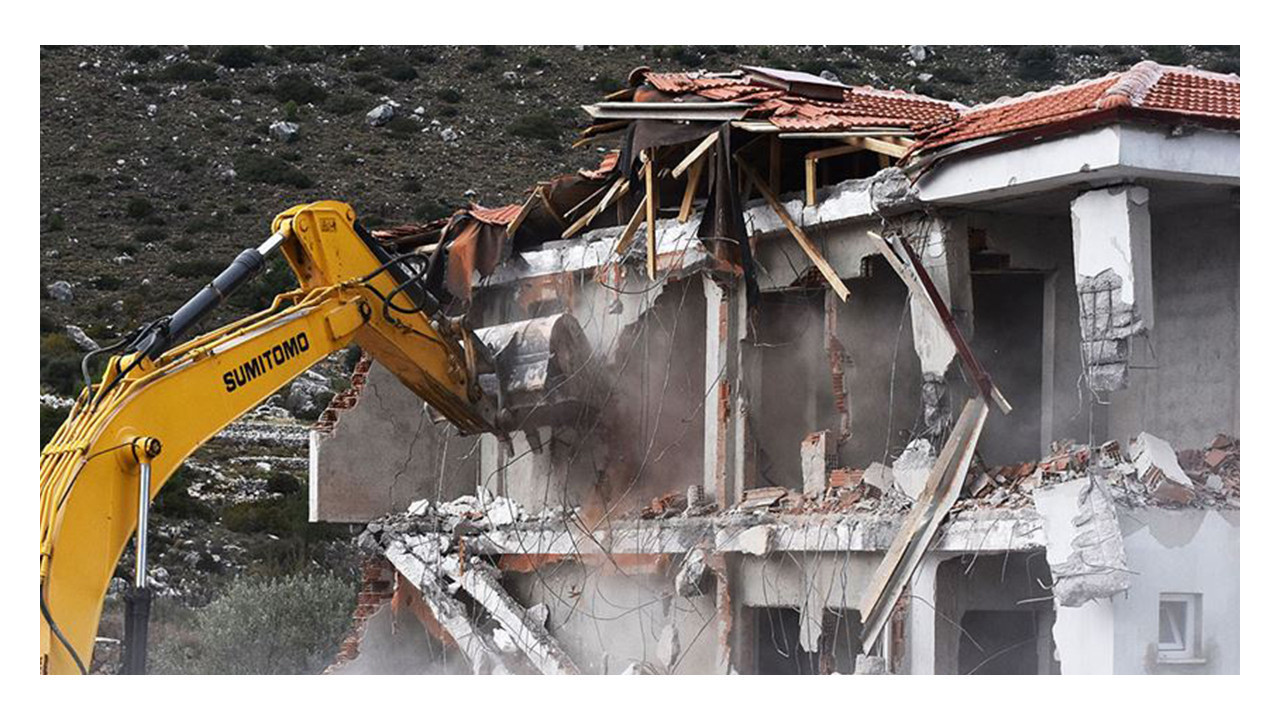 İzmit Belediyesi yıkıyor! İmara aykırı 929 yapı yandı