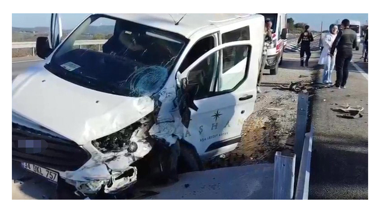 Kocaeli'de 2 araç çarpıştı! 2 yaralı