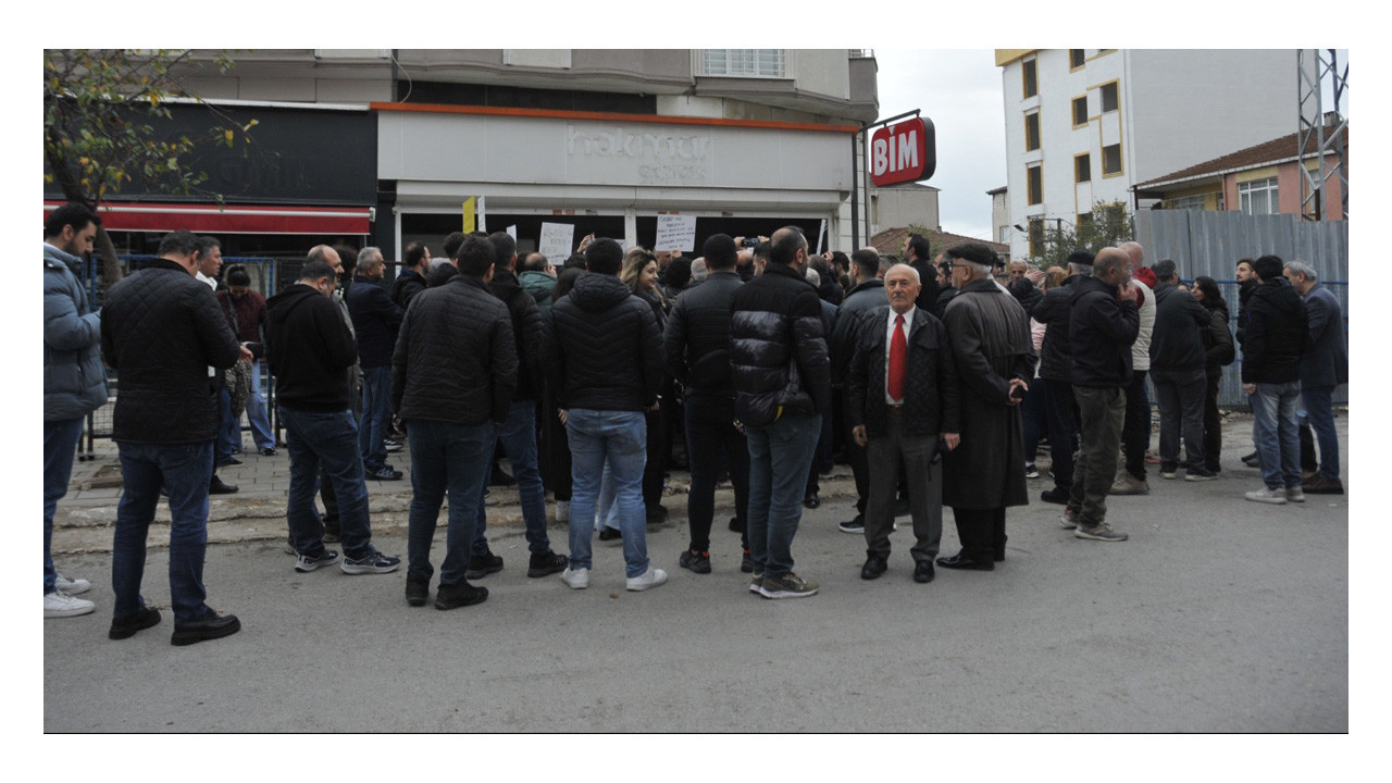Gebze’de yıkılan apartmanın mağduriyeti sürüyor