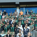 Yeşil-siyahlı destek başka 125 bin taraftar tribünde