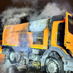 Karayolları’na ait kamyon alevlere teslim oldu