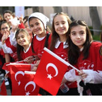 İlk ders bayrak sevgisiyle başladı