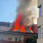 Kocaeli'de 3 katlı apartmanda korkutan yangın!