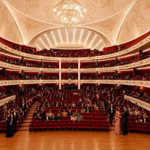 ‘İzmit’te opera binası için 26 ay çivi bile çakılamayacak’