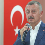Büyükakın Cemevinde konuştu: Burası sizin ananızın ak sütü gibi helal hizmetinizdir