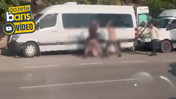 Kocaeli&rsquo;de cadde ortasında dehşet anları: Demir sopalarla darp ettiler